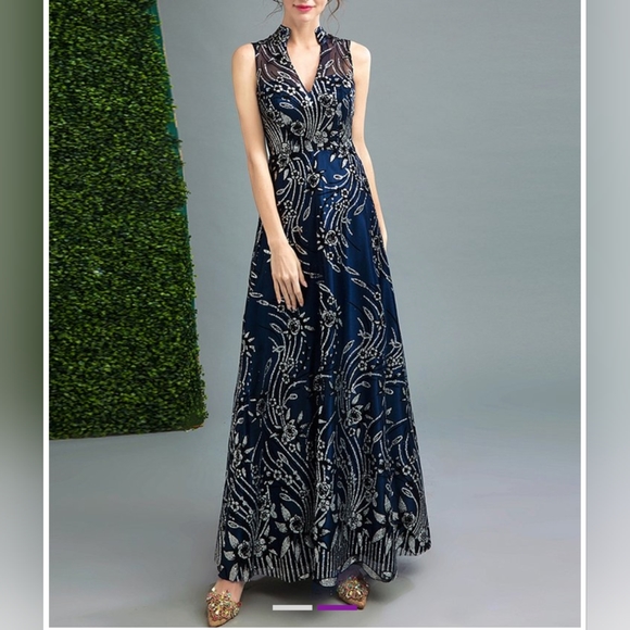 Coeur de vague navy Floral sheer-yoke collar gown - Picture 11 of 11